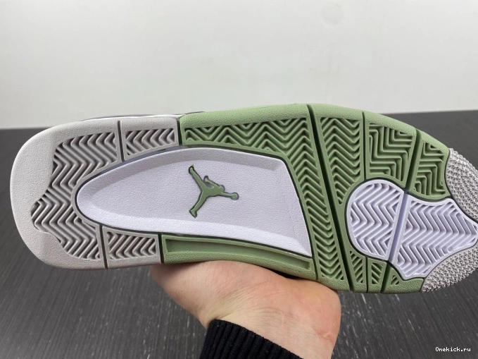 One Kick AQ9129-103 4 WMNS Air Jordan Seafoam 0817